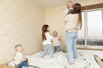 Многодетным семьям в Петербурге помогут закрыть ипотеку