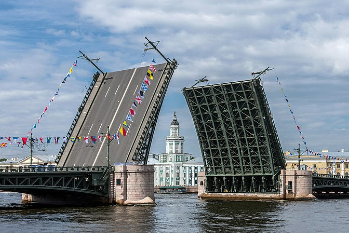 Петербург выбыл из тройки лидеров городов, куда предпочитают переезжать россияне