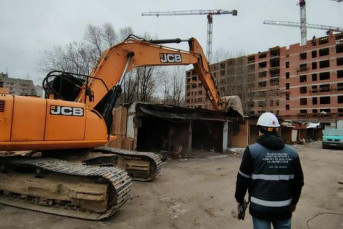 В Калининском районе на месте гаражей построят школу