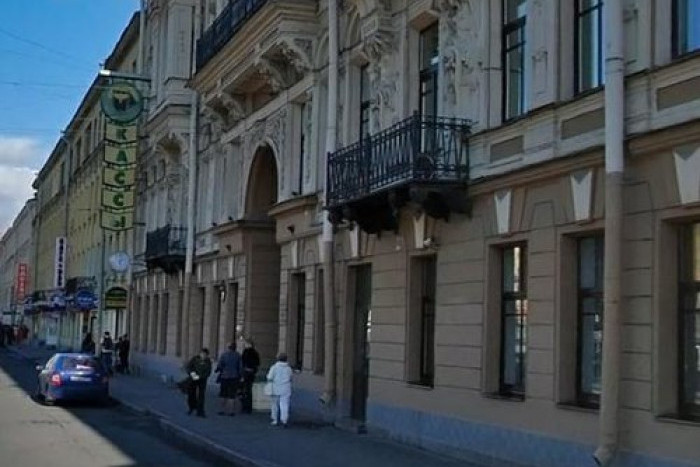 В Петербурге продают здание бывших железнодорожных касс на канале Грибоедова